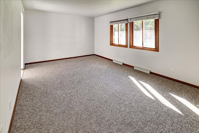 Building Photo - 4603 Dennis Dr