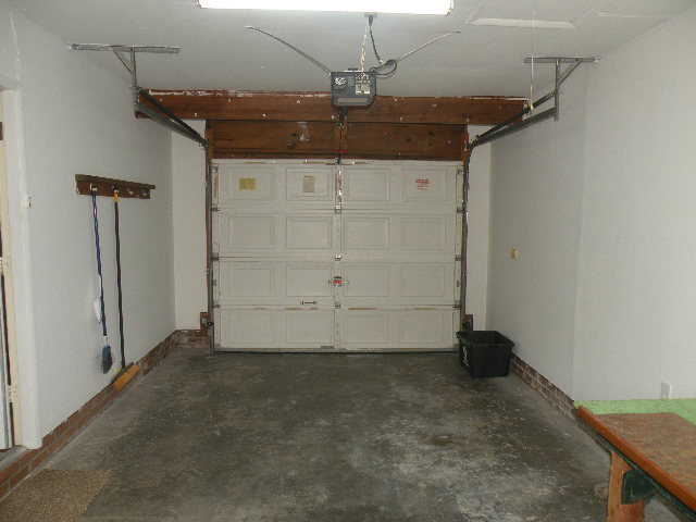 Building Photo - Home located in the heart of Havelock!