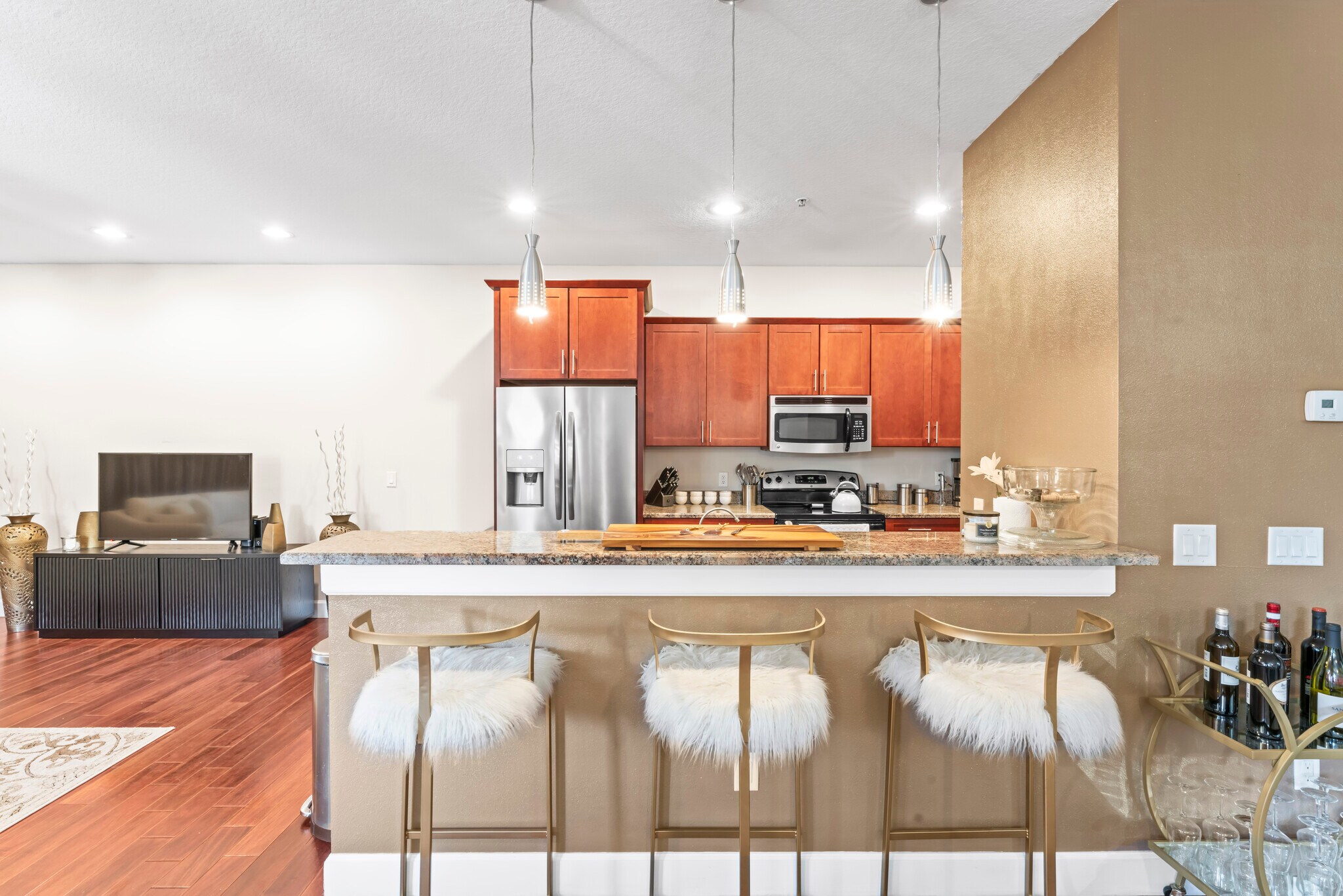 Breakfast Bar - 113 S Newport Ave
