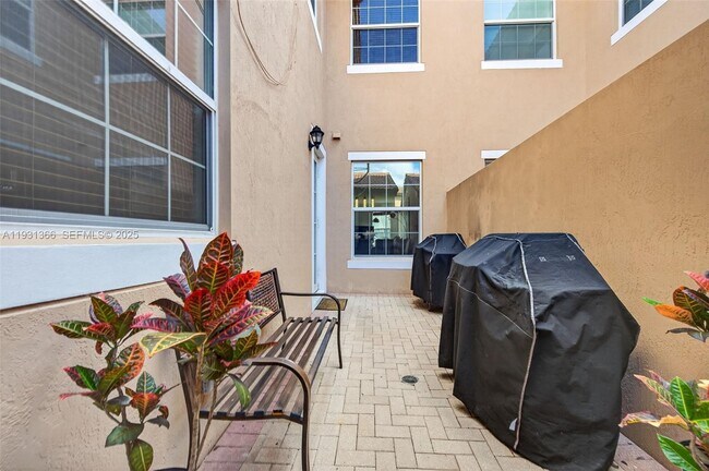 Building Photo - 14615 SW 14th St