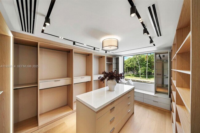 Building Photo - 1815 Fairhaven Pl