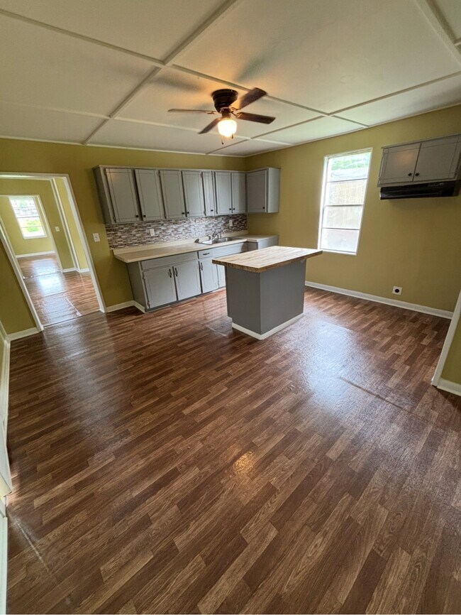 KITCHEN - 1126 Alabama Ave