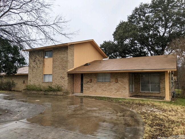 Primary Photo - 2330 Blossom Dr