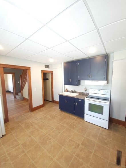 Building Photo - 1865 Grace St