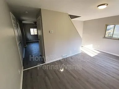 Building Photo - 1028 Coverdale St