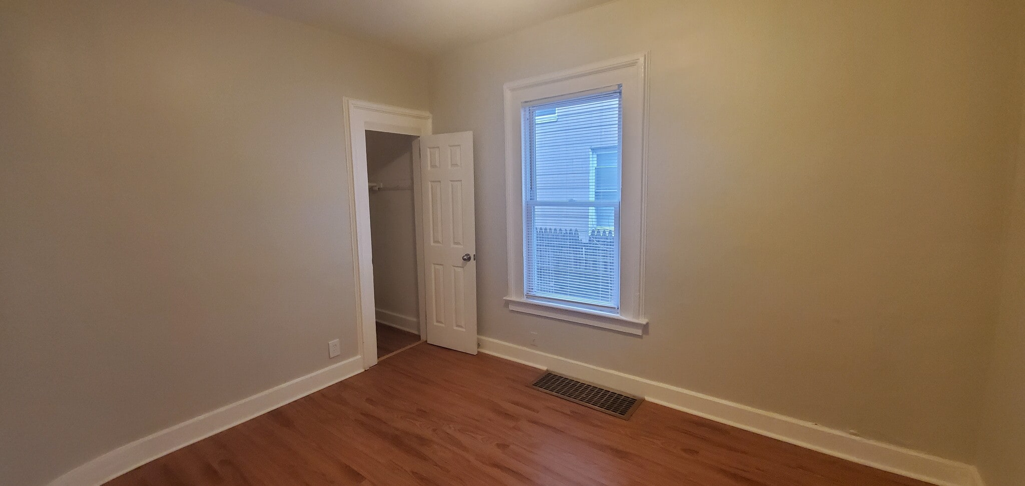 Building Photo - 641 Ferry St