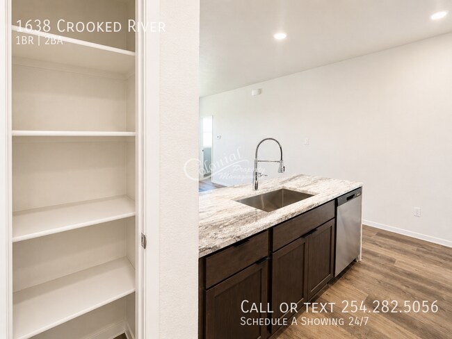 Building Photo - 1638 Crooked River