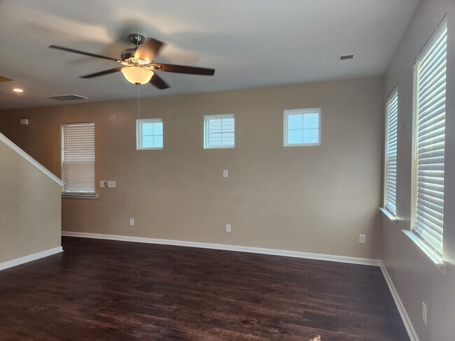 Building Photo - True Southern Living In Lindera Preserve!