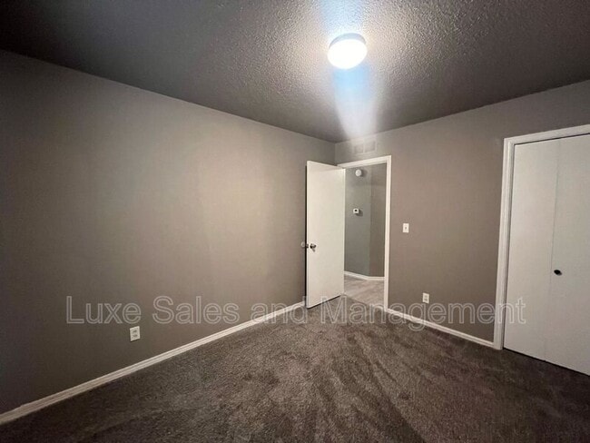 Building Photo - 503 Turtle Creek Dr