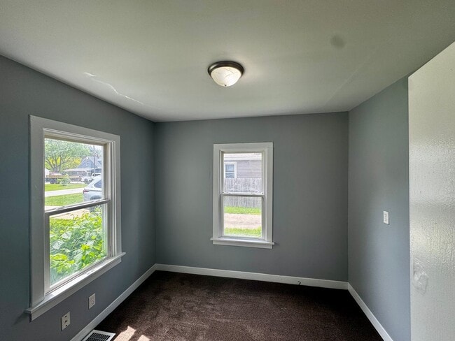 Building Photo - Charming 2-Bed, 1-Bath Single-Family Home in Coal Valley – Available Now!