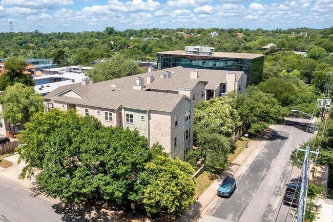 Building Photo - 2414 Longview St