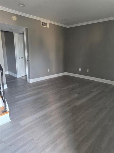 Building Photo - 127 Rondak Cir