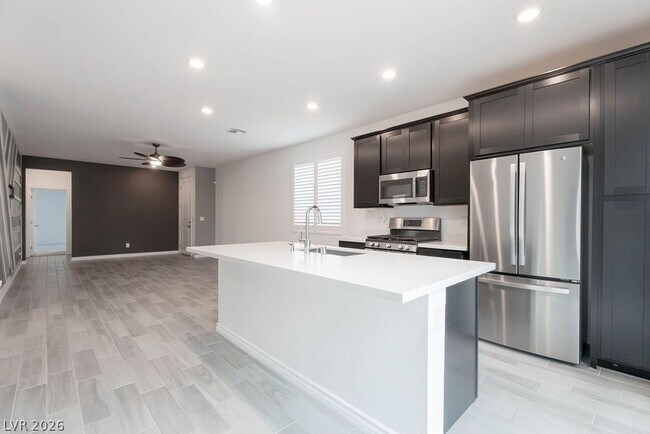 Building Photo - 8243 Vino Merlot Ave