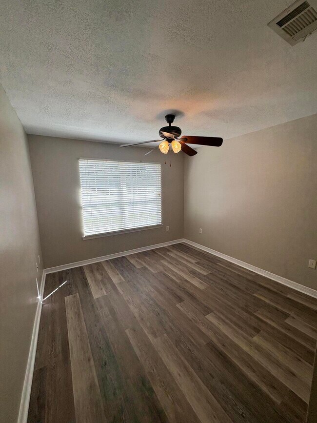 Building Photo - 2877 Aplin Rd