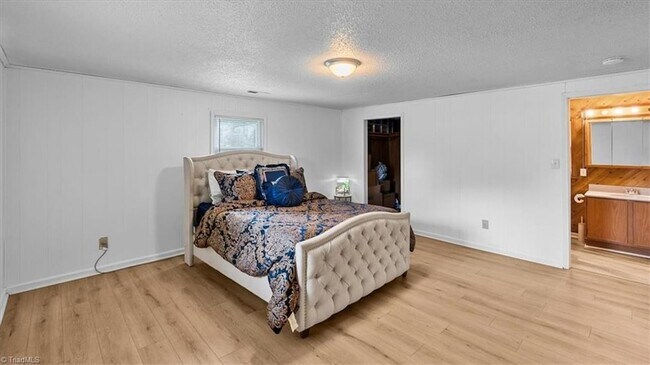 Building Photo - 1404 Denim Rd