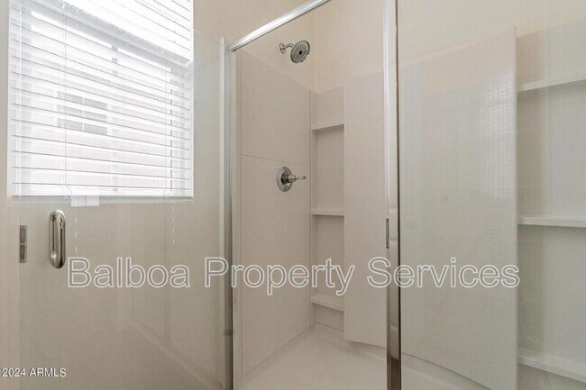 Building Photo - 5532 S Dillon Cir