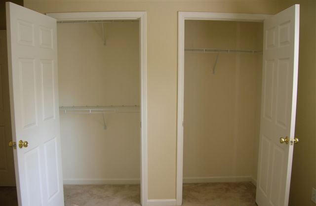 Dbl Closets Both BRs - 100 WOODSTONE Dr