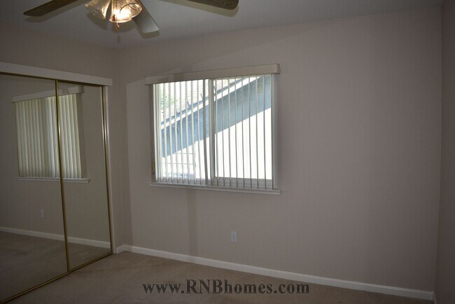Building Photo - 2400 Carr Ct