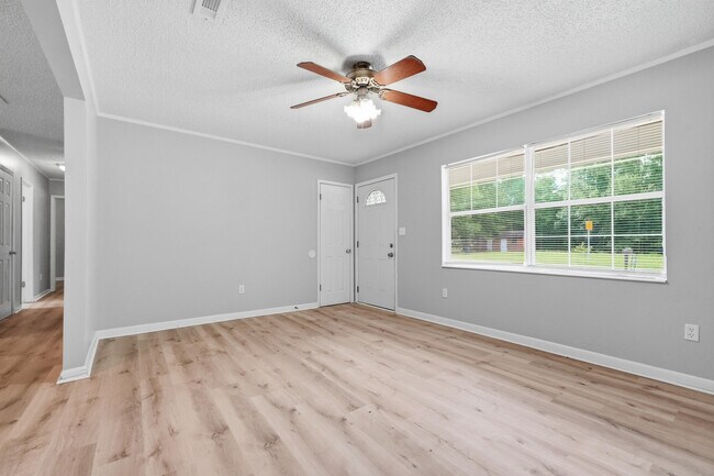 Building Photo - 106 Andrews Ave