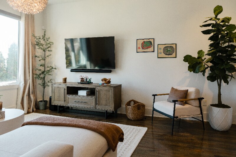 Building Photo - 407b 35th Ave N