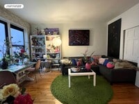 Building Photo - 261 E 71st St