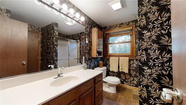 Building Photo - 119 Briarwood Dr