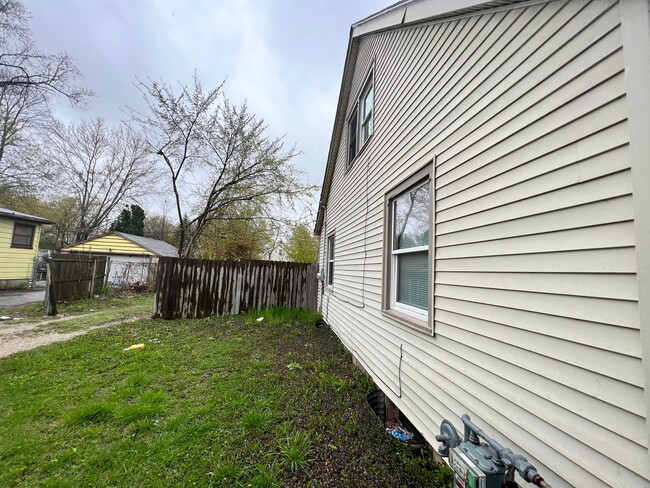 Building Photo - Charming 3-Bedroom Family Home