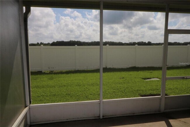 Building Photo - 4866 Pond Ridge Dr