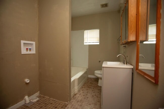 Building Photo - 2310 Blackwood Rd