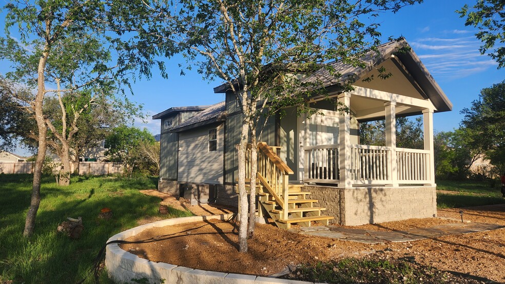 Building Photo - 5677 FM 1516 N