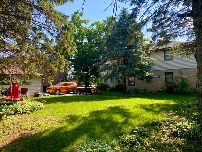 Building Photo - 1663 N 116th St