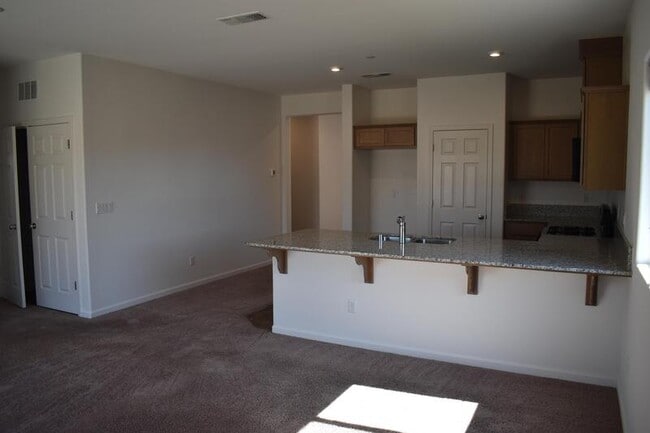 Building Photo - 31 Medieval St