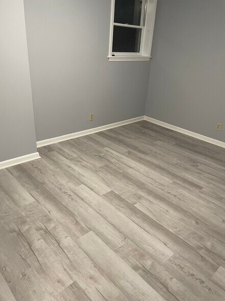 Building Photo - 421 Constitution Dr