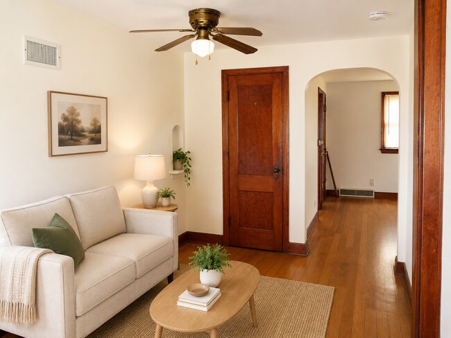 Interior Photo - 206 North St