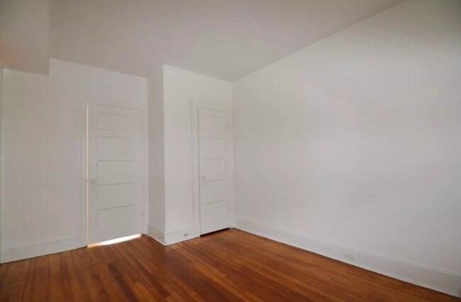 Building Photo - 1333 22nd St NW