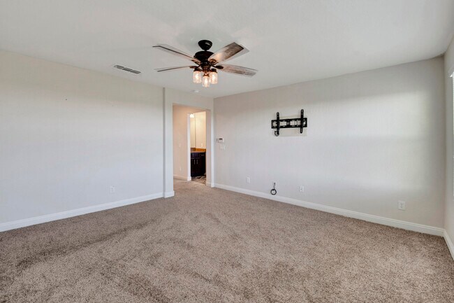 Building Photo - 1751 W Desperado Way