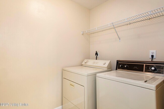 Building Photo - 7309 St Andrews Woods Cir