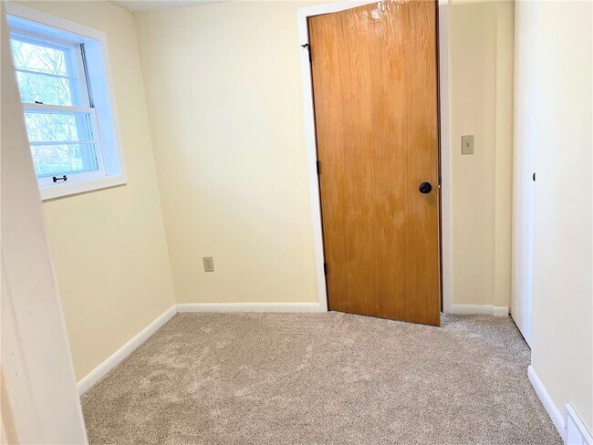 Building Photo - 1670 Stillwater St