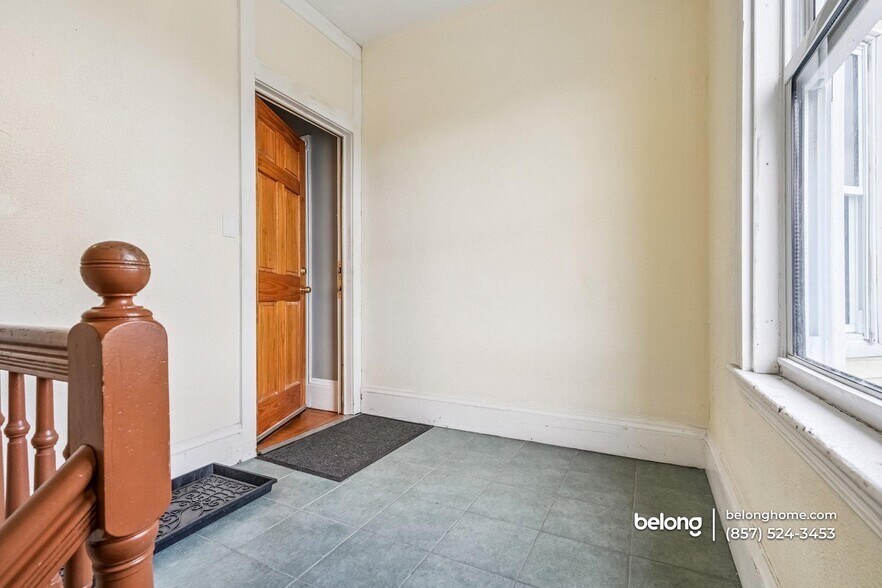 Building Photo - 62 Fuller St