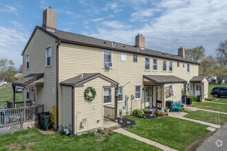 Building Photo - Warminster Heights