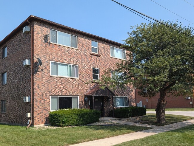 Primary Photo - 14043 Kilpatrick Ave