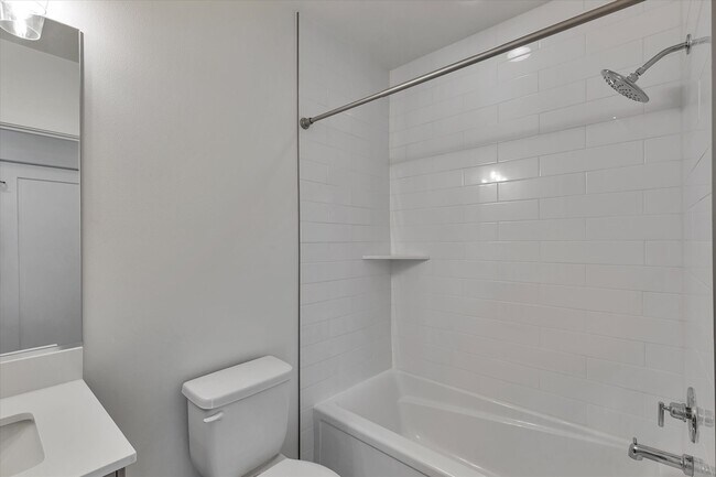 Building Photo - 1907 15th Ave S