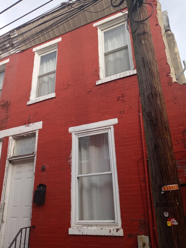 Building Photo - 2315 N Mutter St