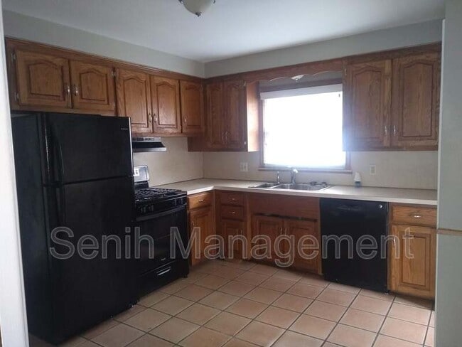 Building Photo - 8561 Lochdale St