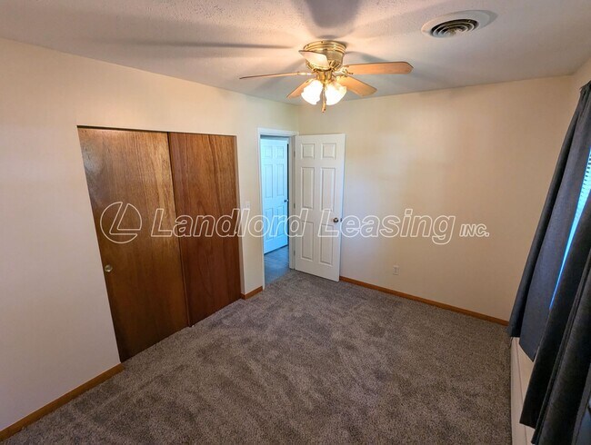 Building Photo - Updated Ranch on Corner Lot in Vermilion