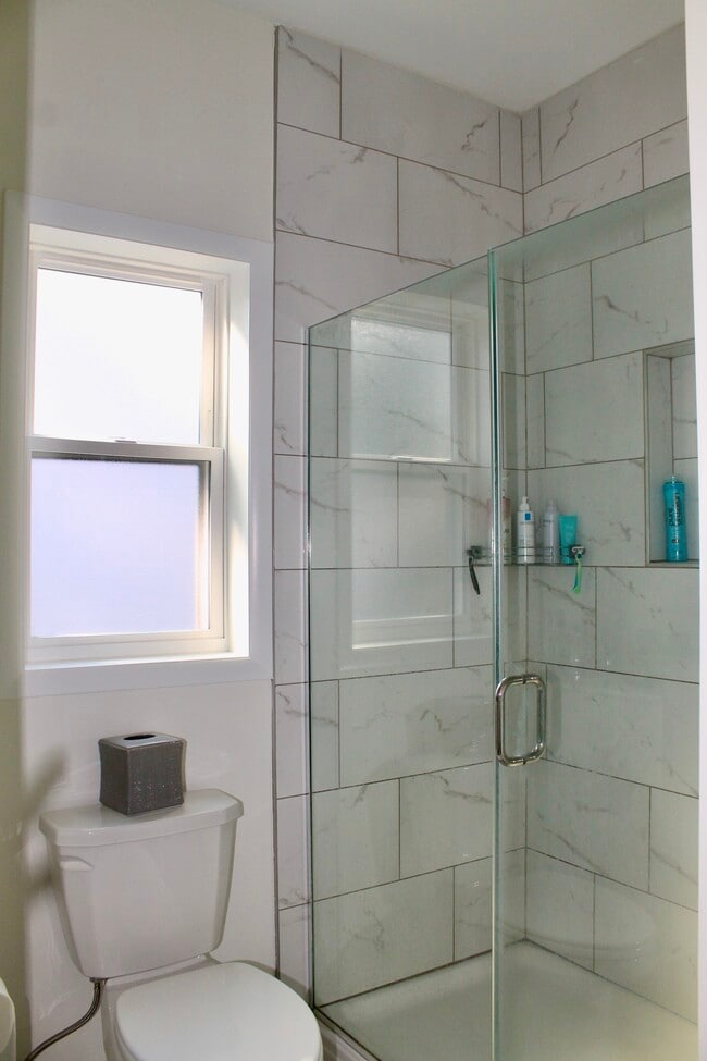 Building Photo - 1889 W 54th St