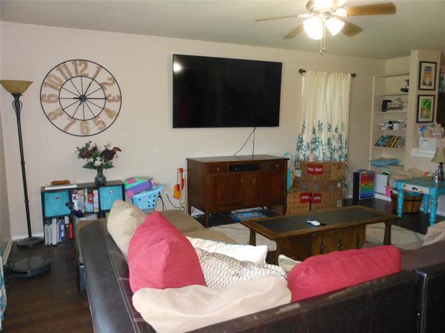 Building Photo - 207 Silver Spur Dr
