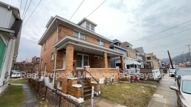 Building Photo - 709 Woodward Ave