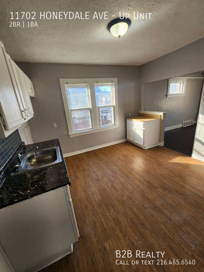 Building Photo - 11702 Honeydale Ave