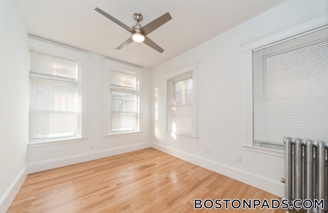 Building Photo - 175 Hemenway St